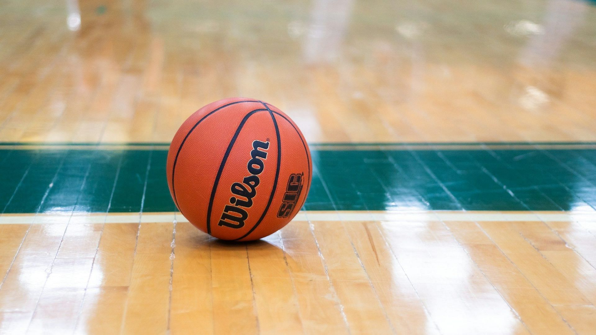 Workout Plan designed for Basketball players (Image via Unsplash/Richard Bagan)